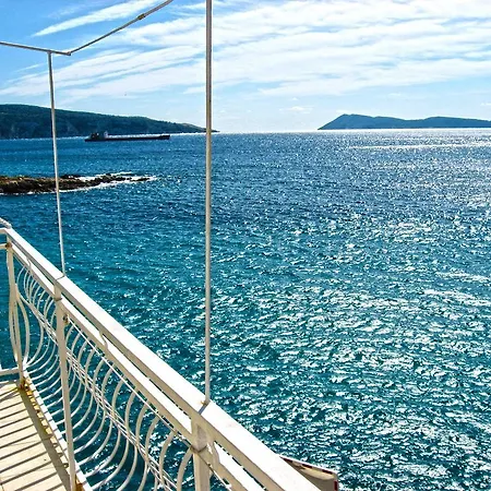 Mira Sea Front Guest house