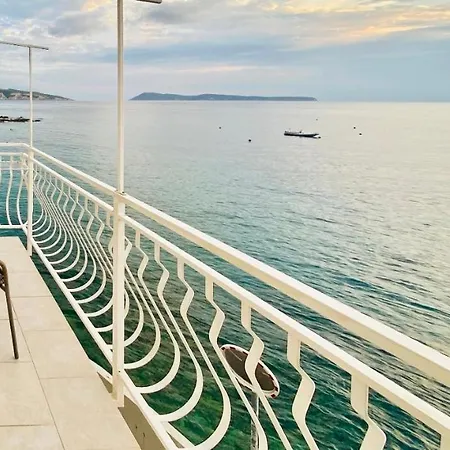 Mira Sea Front 3* Komiza