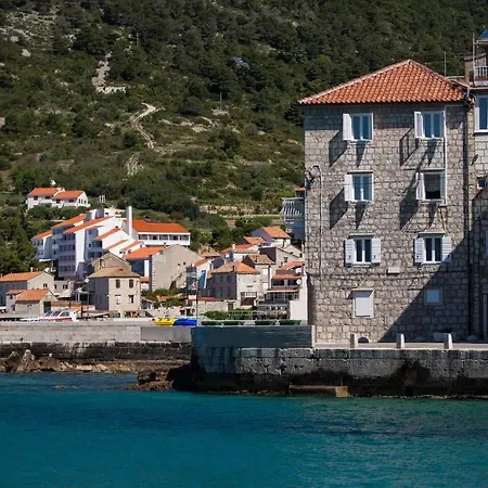 Mira Sea Front Guest house