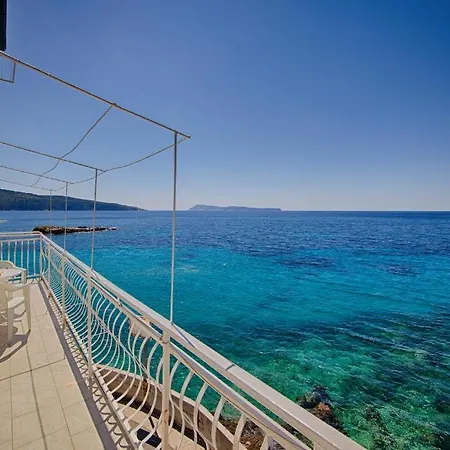 Mira Sea Front Guest house