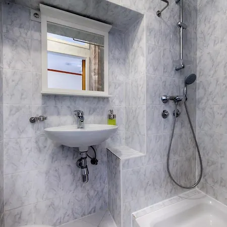 Guest house Mira Sea Front 3*