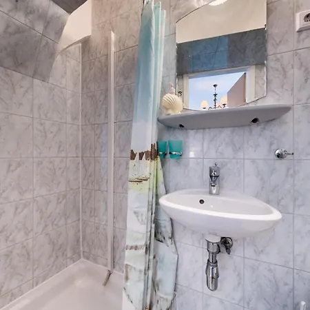 Mira Sea Front 3* Komiza