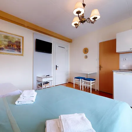 Mira Sea Front Guest house 3*