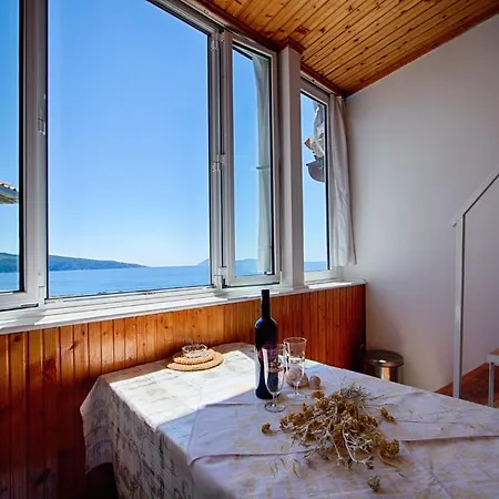 Mira Sea Front Komiza