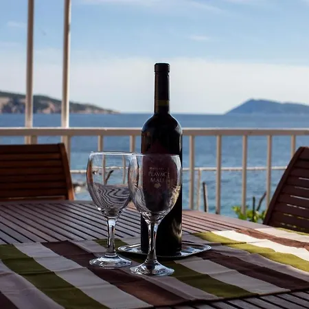 Mira Sea Front Guest house 3*