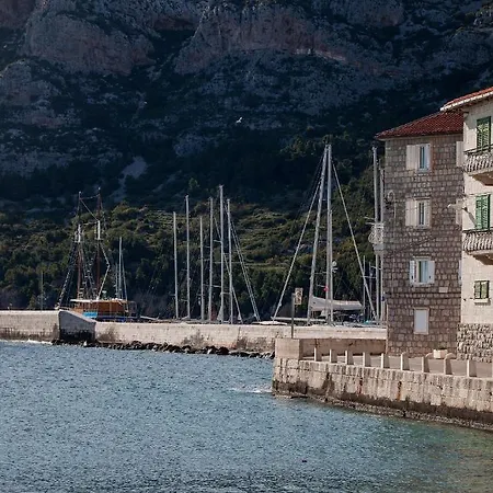 Mira Sea Front 3*