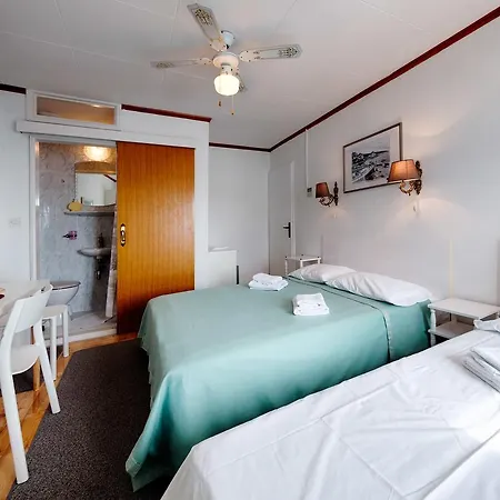 Mira Sea Front Guest house