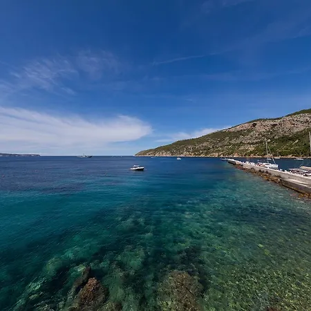 Mira Sea Front Komiza